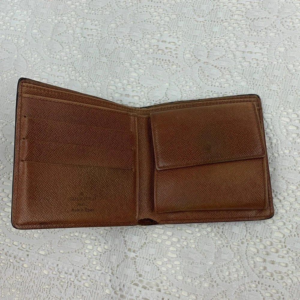 Louis Vuitton Vintage Leather Logo Bifold Wallet Brown Authenticity Certified